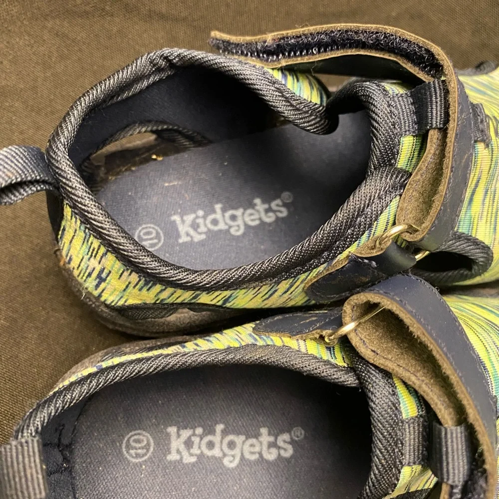Kidgets blue green